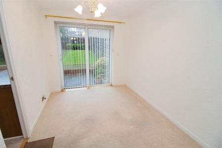 3 Bedroom House - Semi-Detached - Photo 2