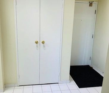 For Lease - 3700 Kaneff Crescent Unit# 1003, Mississauga, Ontario - Photo 3