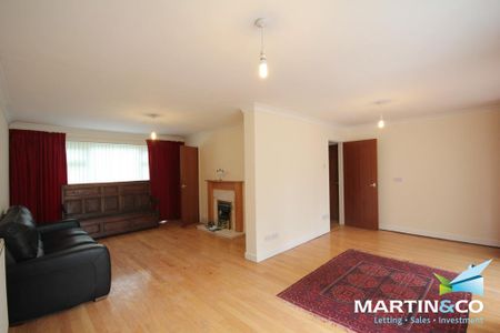 4 bedroom detached house to rent - Photo 2