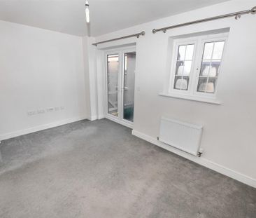 3 bedroom semi-detached house to rent - Photo 6