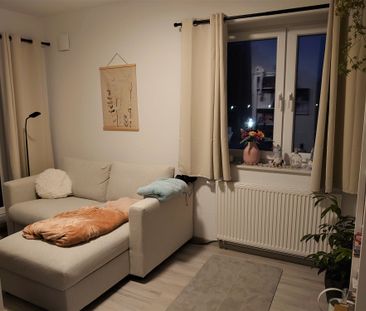Moderne 2-Zimmer Single-Wohnung mit Balkon in ruhiger Lage von Hals... - Foto 1