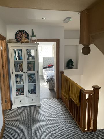 6 bed Semi-Detached - To Let - Photo 2