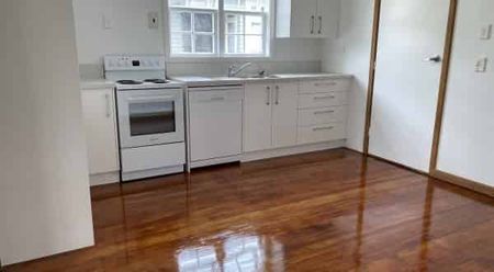 Gorgeous on Guy - Photo 5