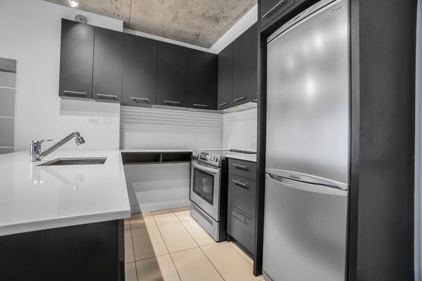 Condo for rent, Montréal (Ville-Marie) - Photo 1