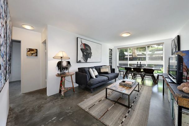 Super Stylish! - Photo 1