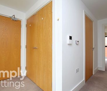 1 Bed property for rent - Photo 2