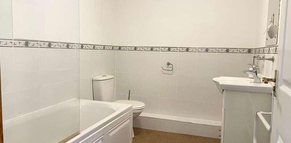 Caffrey Court, Barrow-in-furness, LA14 - Photo 2