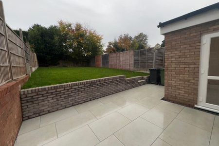 Merton Close - Photo 3