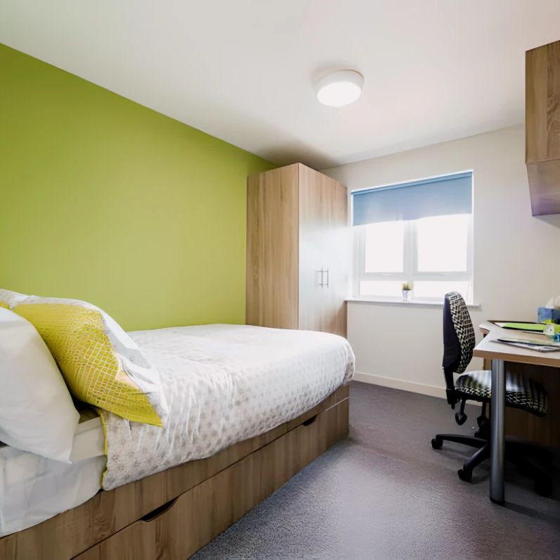 Premium Ensuite 4 Bed Cluster - Photo 1