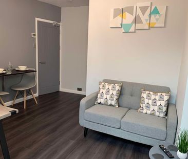 Stylish Property In East Ipswich- Lacey Street Room 5 - Photo 2