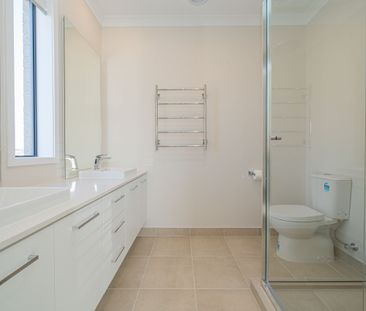 Ready to move in to with nothing to do! Available 28 Nov 2025 - Photo 5