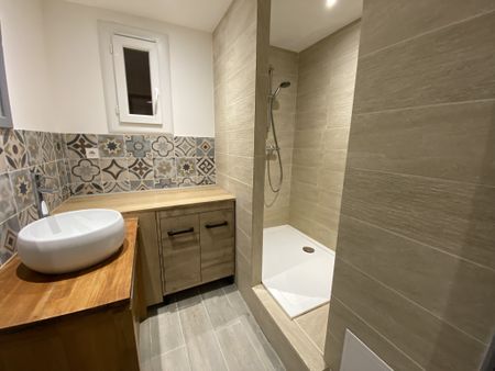 Location Appartement 3 pièces 59m² OLLIOULES 83190 - Photo 5