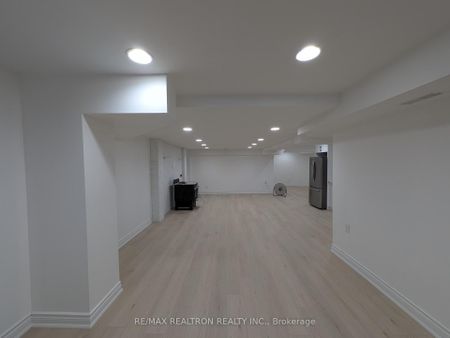 For Lease - 88 Baynards Lane, Richmond Hill, Ontario - Photo 2