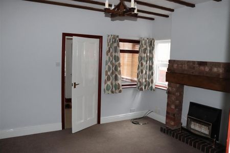 2 bedroom semi-detached house to rent - Photo 2
