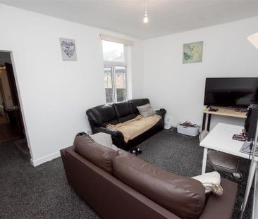 5 bedroom house to rent - Photo 1