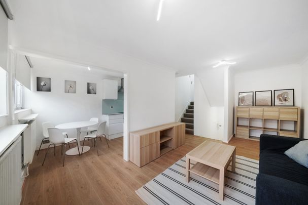 2 Bed Flat, Semley House, SW1W - Photo 1