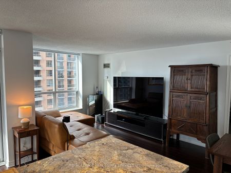 For Lease - 5229 Dundas Street West Street Unit# 1210, Toronto, Ontario - Photo 4