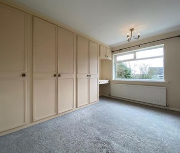 3 bedroom detached bungalow to rent - Photo 2