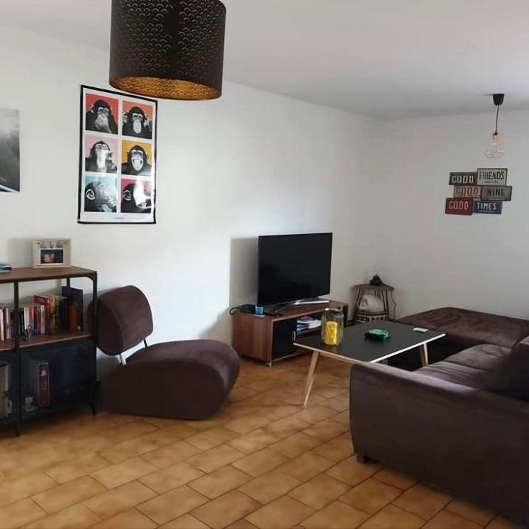 Dans un petit immeuble à Gland, à louer, appartement de 2,5 pièces au rez - Photo 1