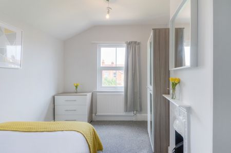 Harlestone Road Room 1 - Photo 4