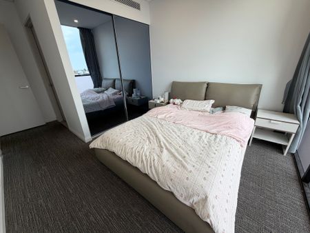 Fully Furnished Luxury 2-Bedroom Apartment in Zetland - Photo 3