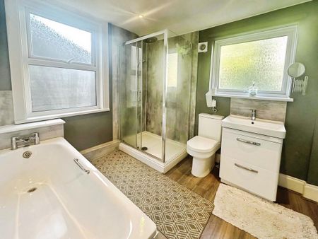3 bedroom terraced house to rent - Photo 5