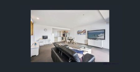 Fully Furnished Modern 2 Bedroom Apartment with River Views – Circle on Cavill, Surfers Paradise - Photo 3