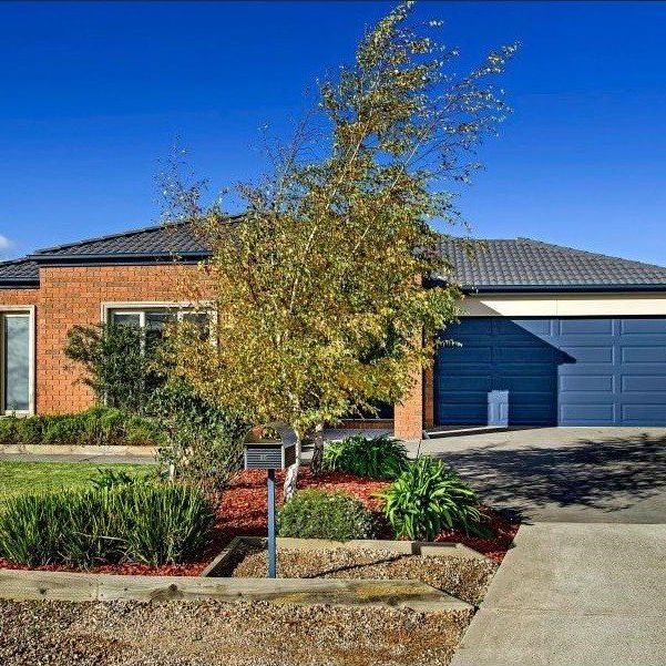 Fantastic Family Home! - Photo 1