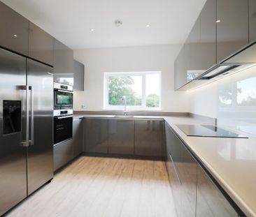 4 bedroom detached house to rent - Photo 6