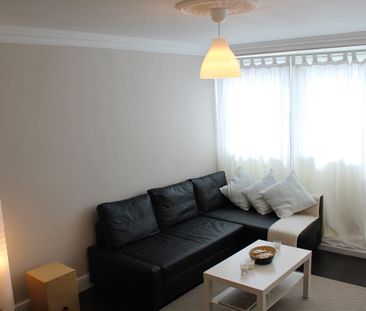 1 Bed Flat, St Helena Road, SE16 - Photo 2