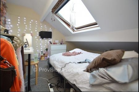 5 Bedroom Properties in Headingley - Photo 4