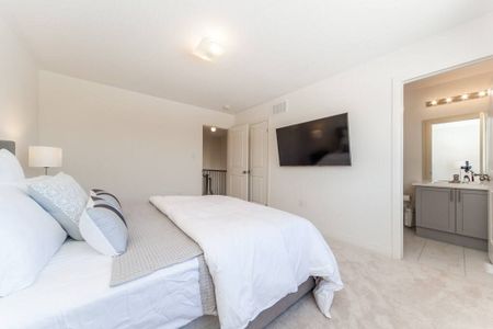 For Lease - 35 Cryderman Lane, Clarington, Ontario - Photo 3