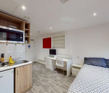 Studio to rent - Photo 1