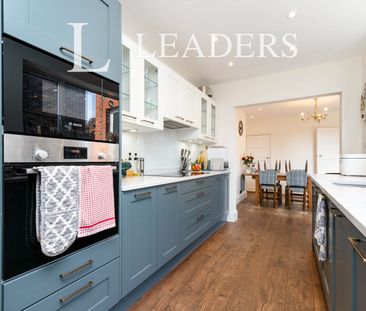 3 bedroom semi-detached to rent Salfords, Redhill - Photo 5