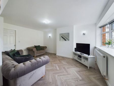 3 bedroom semi-detached house to rent - Photo 4