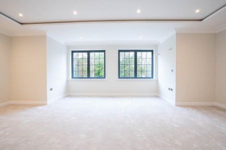3 bedroom flat to rent - Photo 4