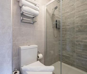 4 bedroom semi-detached house to rent - Photo 6