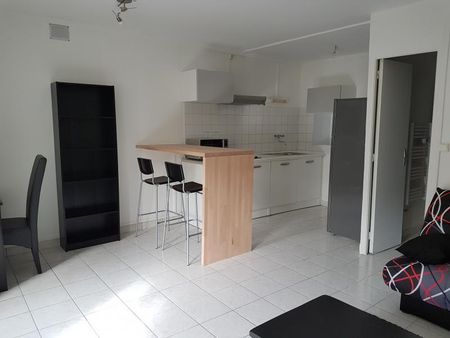 Location Appartement 1 pièce 28m² - Photo 3