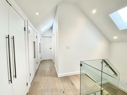 Detached Home For Lease | E8118258 - Photo 1