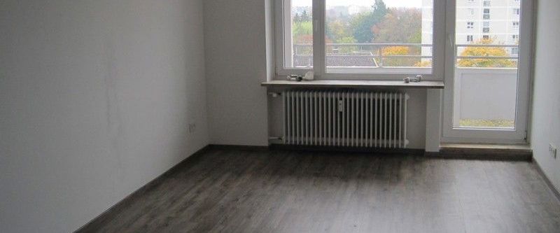 Über den Dächern der Stadt - schön renovierte Wohnung wartet auf Sie! - Photo 1