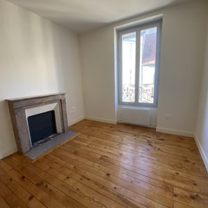 Location Appartement 2 pièces 32m² AIGUEPERSE 63260 - Photo 2