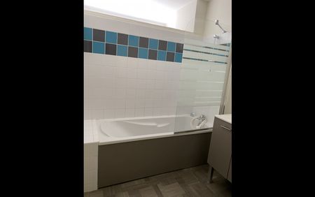 Location Appartement 4 pièces 70 m² Issoudun - Photo 4