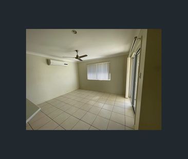 Spacious 4-bed family home + yard in the heart of Coomera - Photo 6