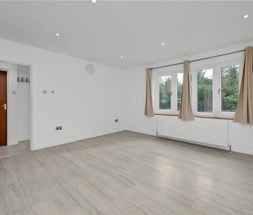 3 bedroom detached house to rent - Photo 2