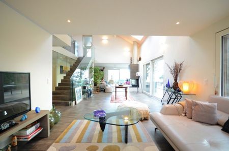 Living by the lake! - Photo 2