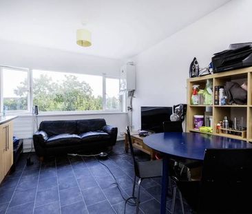 Modern Sharers Apartment - Photo 1