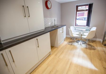 1 bedroom in a house share to rent - Photo 3