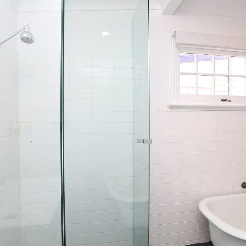 Charming period home - Photo 1