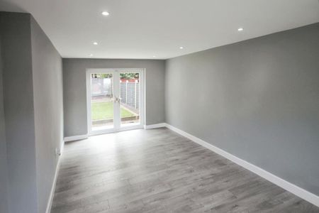 2 bedroom semi-detached house to rent - Photo 4