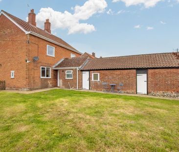 3 bedroom semi-detached house to rent - Photo 2